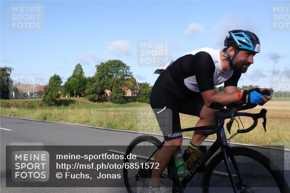25.08.2024 - Elbe Triathlon Hamburg Fuchs,  Jonas http://msf.ph/oto/6851572 25.08.2024 09:15:03 Radfahren 63, 125, 170, 85, 207, 98 meine-sportfotos.de