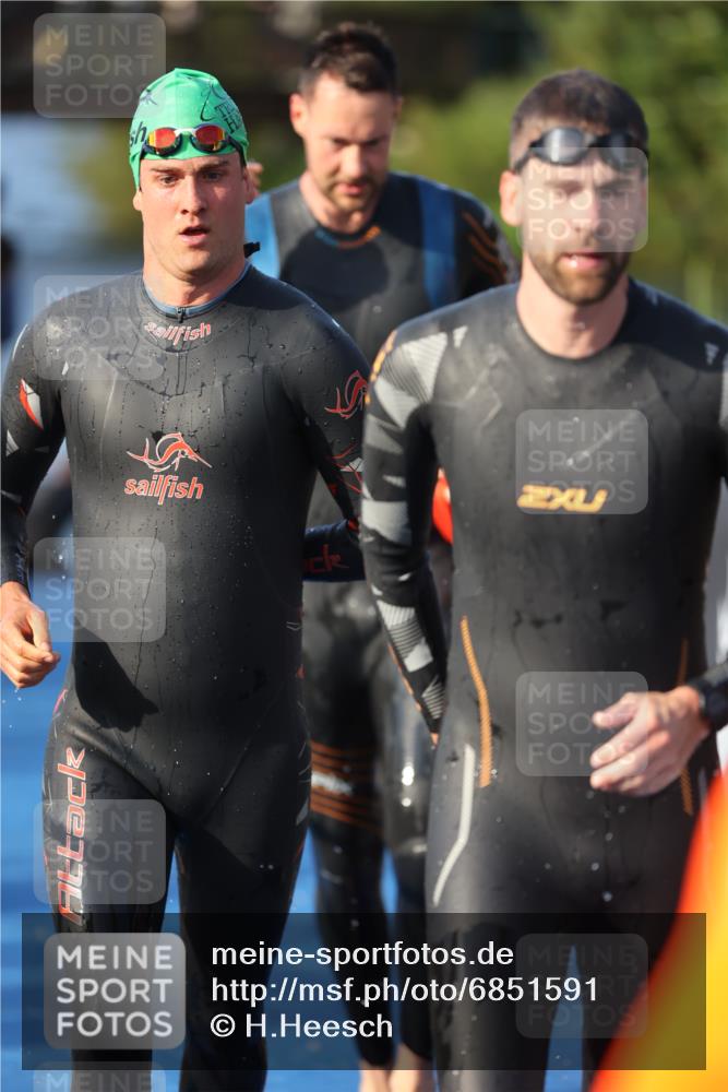 25.08.2024 - Elbe Triathlon Hamburg H.Heesch http://msf.ph/oto/6851591 25.08.2024 08:59:25 Schwimmen 202, 204, 237, 261, 274, 275, 278, 285, 298, 310, 316, 322 meine-sportfotos.de