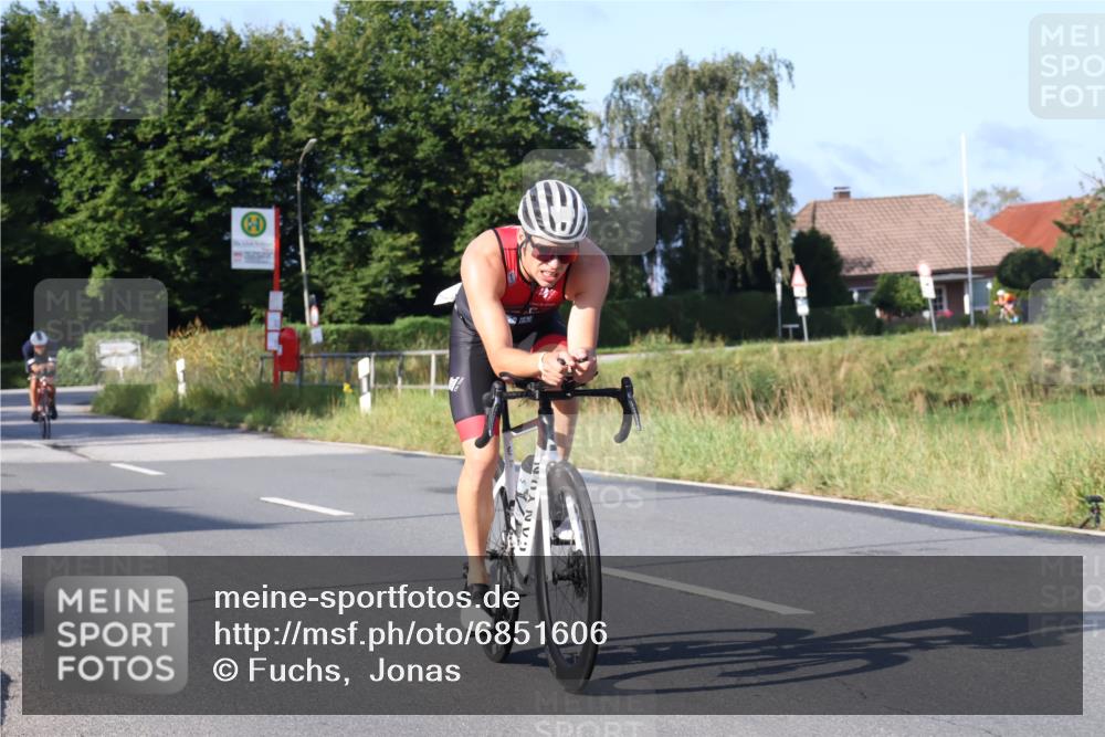 25.08.2024 - Elbe Triathlon Hamburg Fuchs,  Jonas http://msf.ph/oto/6851606 25.08.2024 09:15:06 Radfahren 170, 85, 207, 98 meine-sportfotos.de
