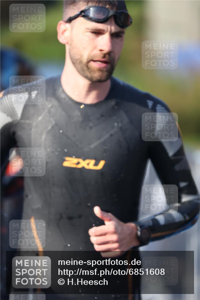 25.08.2024 - Elbe Triathlon Hamburg H.Heesch http://msf.ph/oto/6851608 25.08.2024 08:59:26 Schwimmen 202, 204, 237, 261, 274, 275, 278, 285, 298, 310, 316, 322 meine-sportfotos.de