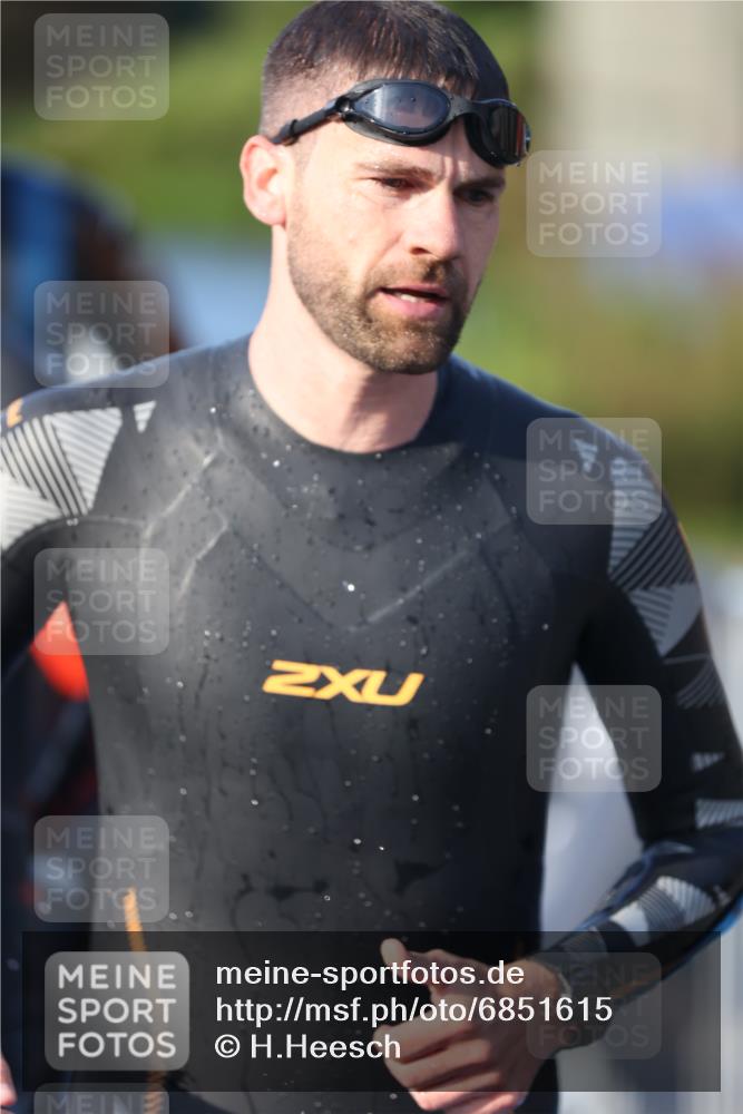 25.08.2024 - Elbe Triathlon Hamburg H.Heesch http://msf.ph/oto/6851615 25.08.2024 08:59:26 Schwimmen 202, 204, 237, 261, 274, 275, 278, 285, 298, 310, 316, 322 meine-sportfotos.de