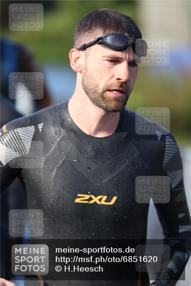 25.08.2024 - Elbe Triathlon Hamburg H.Heesch http://msf.ph/oto/6851620 25.08.2024 08:59:26 Schwimmen 202, 204, 237, 261, 274, 275, 278, 285, 298, 310, 316, 322 meine-sportfotos.de