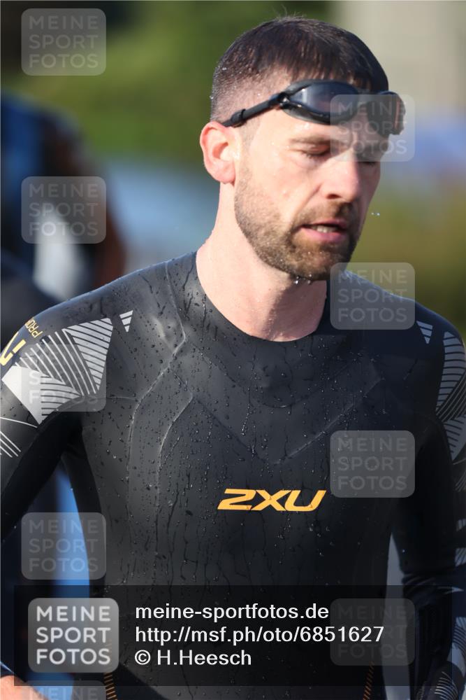 25.08.2024 - Elbe Triathlon Hamburg H.Heesch http://msf.ph/oto/6851627 25.08.2024 08:59:26 Schwimmen 202, 204, 237, 261, 274, 275, 278, 285, 298, 310, 316, 322 meine-sportfotos.de
