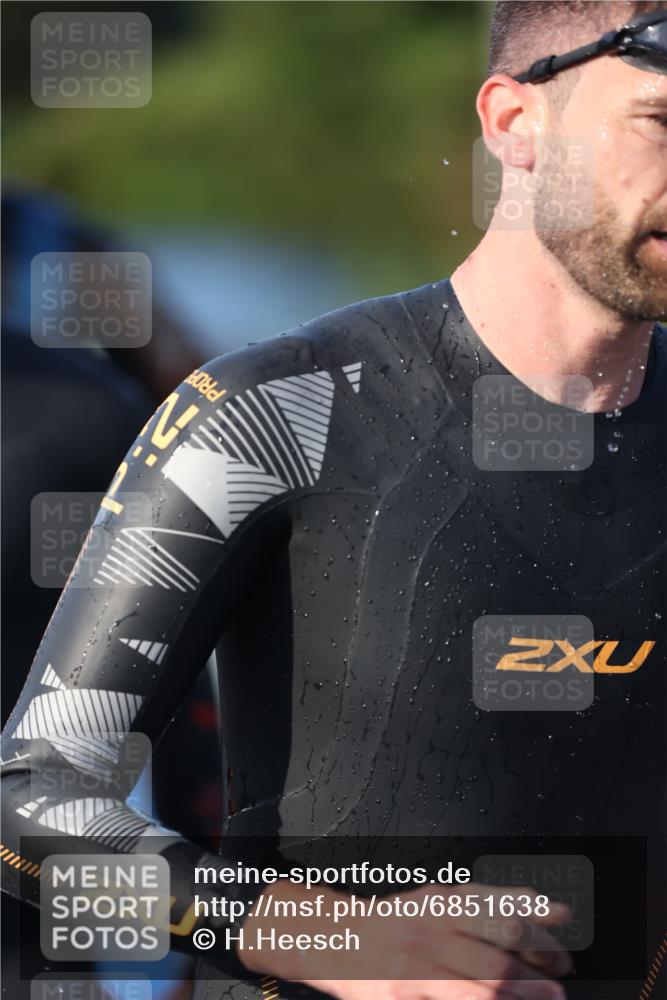 25.08.2024 - Elbe Triathlon Hamburg H.Heesch http://msf.ph/oto/6851638 25.08.2024 08:59:26 Schwimmen 202, 204, 237, 261, 274, 275, 278, 285, 298, 310, 316, 322 meine-sportfotos.de