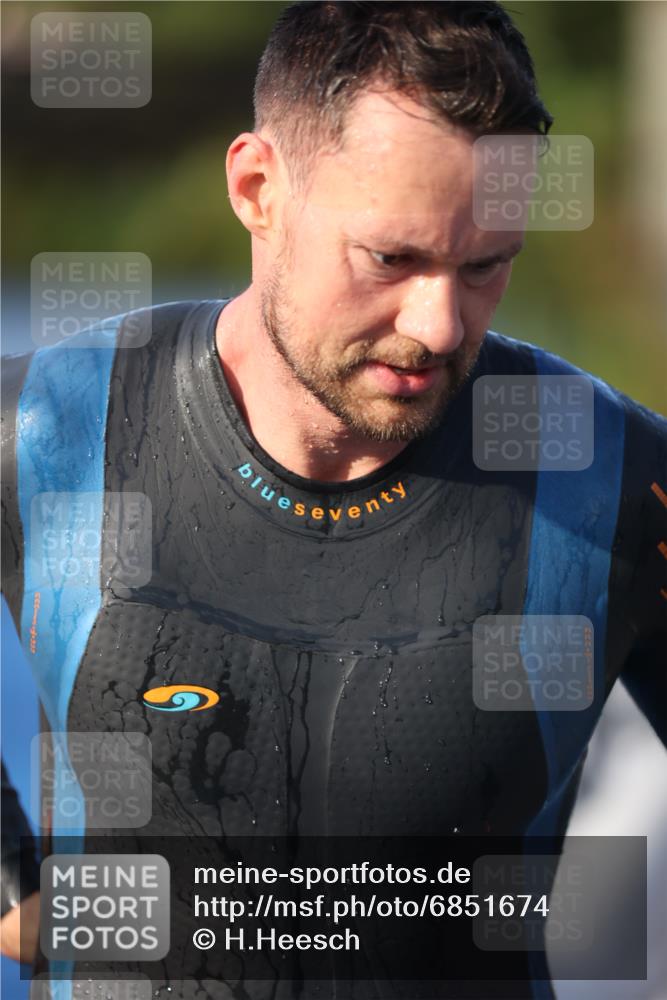 25.08.2024 - Elbe Triathlon Hamburg H.Heesch http://msf.ph/oto/6851674 25.08.2024 08:59:27 Schwimmen 202, 204, 237, 261, 274, 275, 278, 285, 298, 310, 316, 322 meine-sportfotos.de