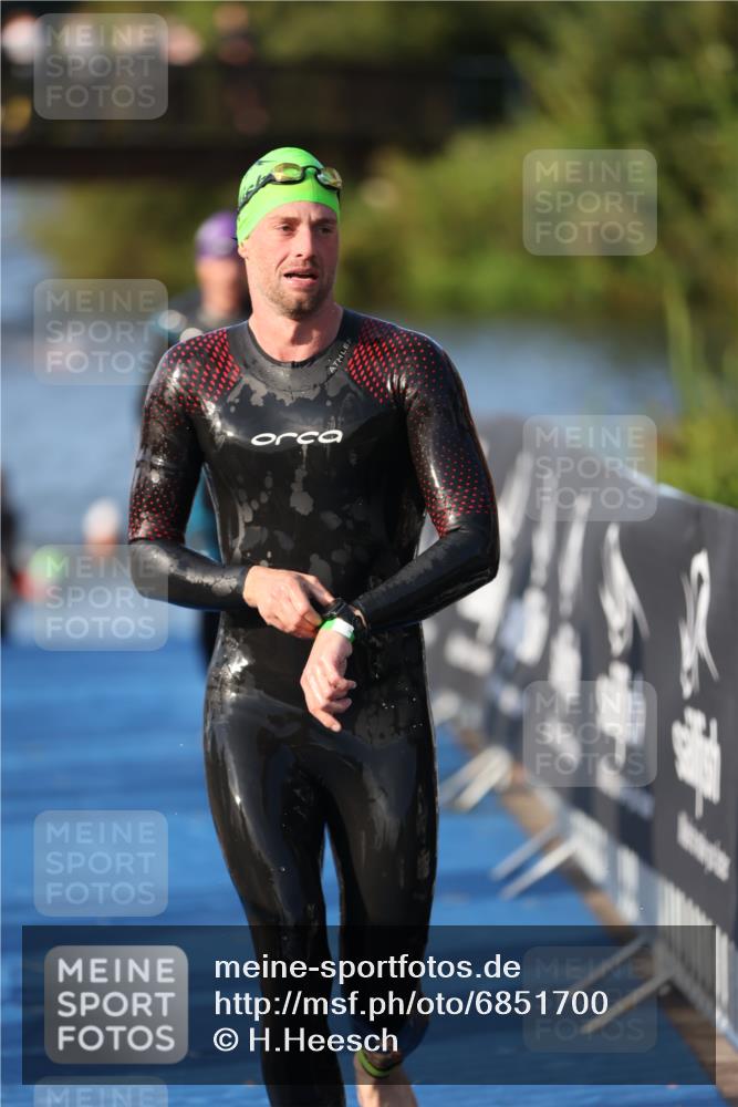 25.08.2024 - Elbe Triathlon Hamburg H.Heesch http://msf.ph/oto/6851700 25.08.2024 08:59:37 Schwimmen 202, 204, 209, 222, 261, 274, 278, 311, 322 meine-sportfotos.de