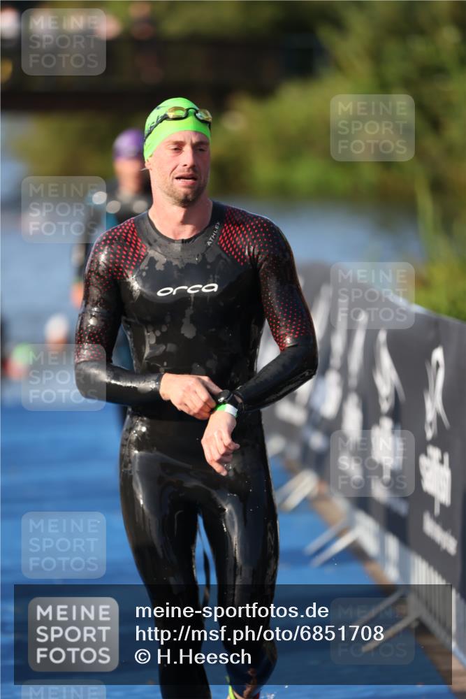 25.08.2024 - Elbe Triathlon Hamburg H.Heesch http://msf.ph/oto/6851708 25.08.2024 08:59:37 Schwimmen 202, 204, 209, 222, 261, 274, 278, 311, 322 meine-sportfotos.de