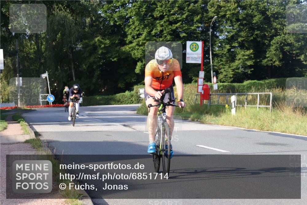 25.08.2024 - Elbe Triathlon Hamburg Fuchs,  Jonas http://msf.ph/oto/6851714 25.08.2024 09:15:18 Radfahren 442, 111 meine-sportfotos.de
