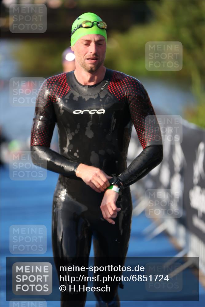 25.08.2024 - Elbe Triathlon Hamburg H.Heesch http://msf.ph/oto/6851724 25.08.2024 08:59:38 Schwimmen 202, 204, 209, 222, 261, 274, 278, 311, 322 meine-sportfotos.de