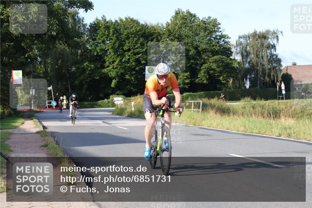 25.08.2024 - Elbe Triathlon Hamburg Fuchs,  Jonas http://msf.ph/oto/6851731 25.08.2024 09:15:19 Radfahren 442, 111, 146 meine-sportfotos.de