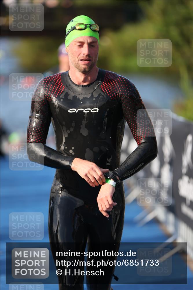 25.08.2024 - Elbe Triathlon Hamburg H.Heesch http://msf.ph/oto/6851733 25.08.2024 08:59:38 Schwimmen 202, 204, 209, 222, 261, 274, 278, 311, 322 meine-sportfotos.de