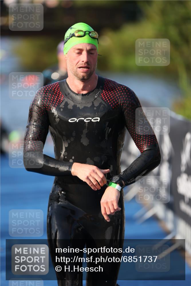 25.08.2024 - Elbe Triathlon Hamburg H.Heesch http://msf.ph/oto/6851737 25.08.2024 08:59:38 Schwimmen 202, 204, 209, 222, 261, 274, 278, 311, 322 meine-sportfotos.de