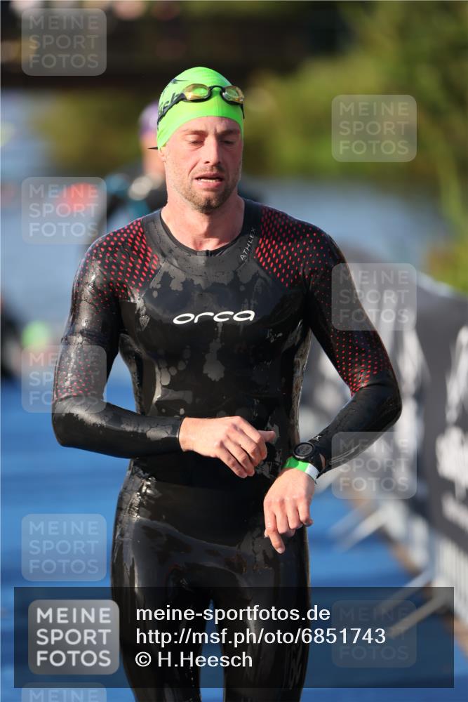 25.08.2024 - Elbe Triathlon Hamburg H.Heesch http://msf.ph/oto/6851743 25.08.2024 08:59:38 Schwimmen 202, 204, 209, 222, 261, 274, 278, 311, 322 meine-sportfotos.de