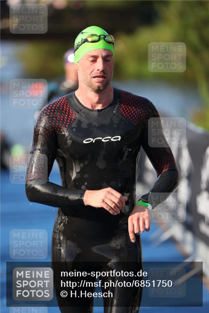 25.08.2024 - Elbe Triathlon Hamburg H.Heesch http://msf.ph/oto/6851750 25.08.2024 08:59:38 Schwimmen 202, 204, 209, 222, 261, 274, 278, 311, 322 meine-sportfotos.de