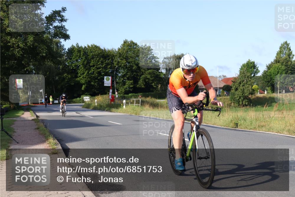 25.08.2024 - Elbe Triathlon Hamburg Fuchs,  Jonas http://msf.ph/oto/6851753 25.08.2024 09:15:19 Radfahren 442, 111, 146 meine-sportfotos.de