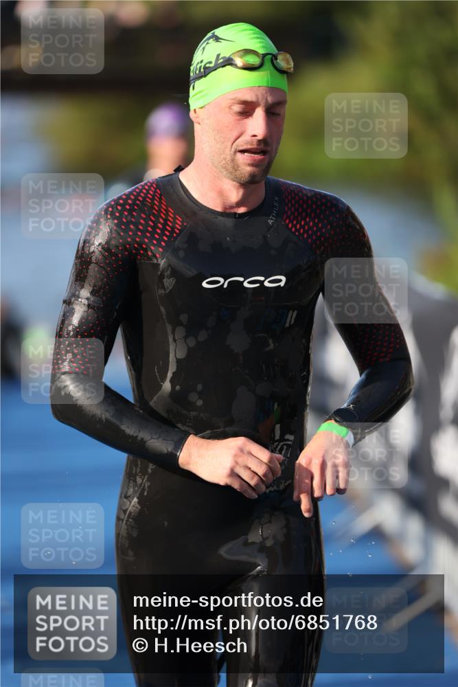 25.08.2024 - Elbe Triathlon Hamburg H.Heesch http://msf.ph/oto/6851768 25.08.2024 08:59:38 Schwimmen 202, 204, 209, 222, 261, 274, 278, 311, 322 meine-sportfotos.de