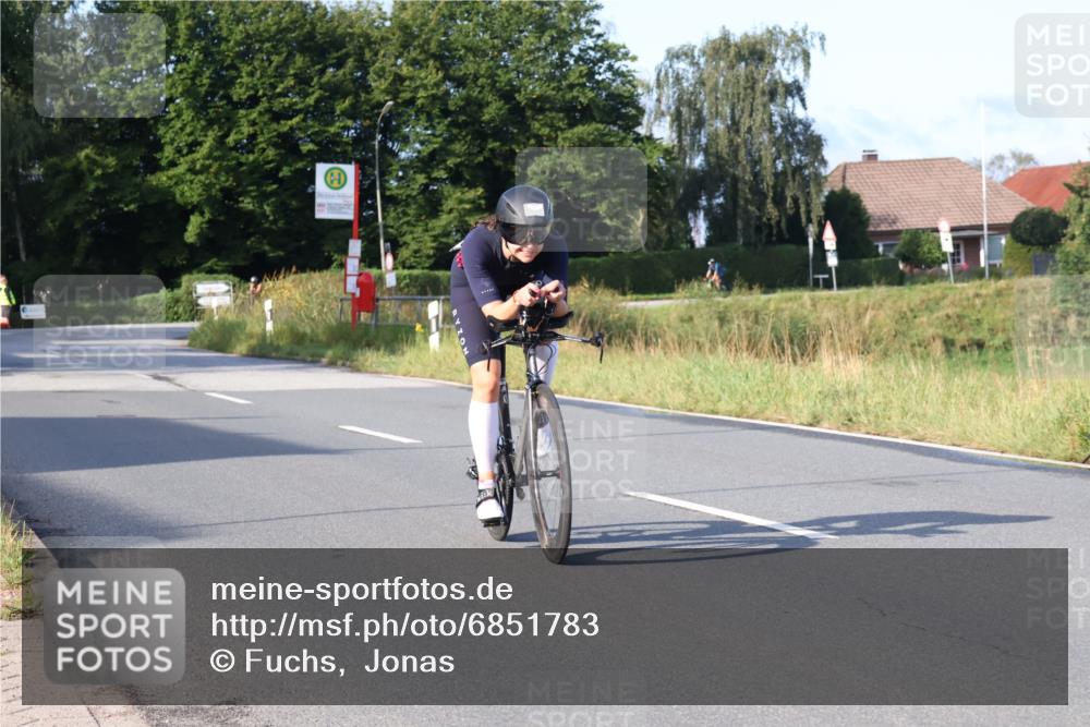 25.08.2024 - Elbe Triathlon Hamburg Fuchs,  Jonas http://msf.ph/oto/6851783 25.08.2024 09:15:21 Radfahren 442, 111, 146 meine-sportfotos.de