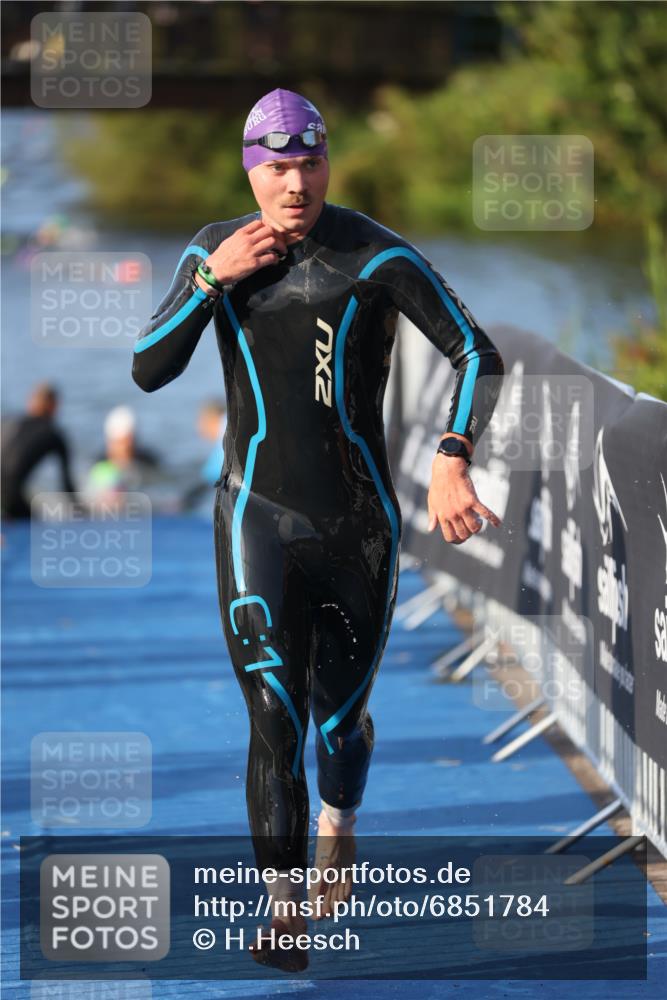 25.08.2024 - Elbe Triathlon Hamburg H.Heesch http://msf.ph/oto/6851784 25.08.2024 08:59:40 Schwimmen 209, 222, 261, 274, 278, 311, 322 meine-sportfotos.de