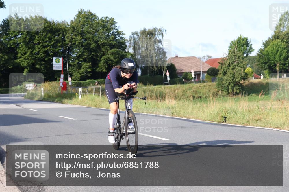 25.08.2024 - Elbe Triathlon Hamburg Fuchs,  Jonas http://msf.ph/oto/6851788 25.08.2024 09:15:21 Radfahren 442, 111, 146 meine-sportfotos.de