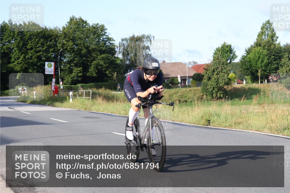 25.08.2024 - Elbe Triathlon Hamburg Fuchs,  Jonas http://msf.ph/oto/6851794 25.08.2024 09:15:21 Radfahren 442, 111, 146 meine-sportfotos.de
