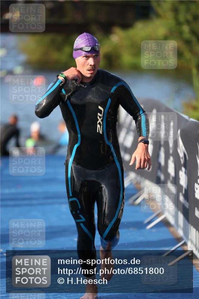 25.08.2024 - Elbe Triathlon Hamburg H.Heesch http://msf.ph/oto/6851800 25.08.2024 08:59:40 Schwimmen 209, 222, 261, 274, 278, 311, 322 meine-sportfotos.de