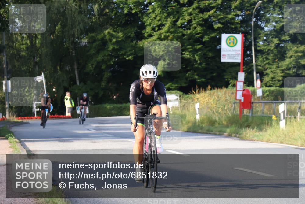 25.08.2024 - Elbe Triathlon Hamburg Fuchs,  Jonas http://msf.ph/oto/6851832 25.08.2024 09:15:24 Radfahren 442, 111, 146, 264, 312 meine-sportfotos.de