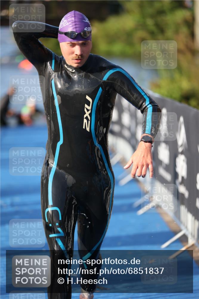 25.08.2024 - Elbe Triathlon Hamburg H.Heesch http://msf.ph/oto/6851837 25.08.2024 08:59:41 Schwimmen 209, 222, 274, 278, 311, 322 meine-sportfotos.de