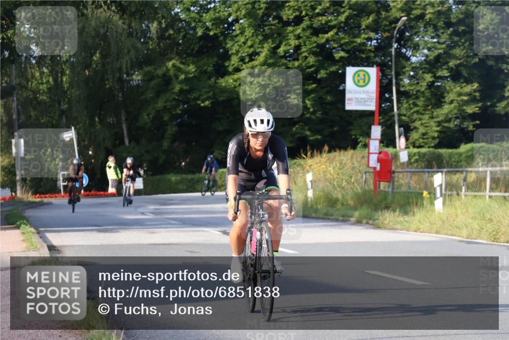 25.08.2024 - Elbe Triathlon Hamburg Fuchs,  Jonas http://msf.ph/oto/6851838 25.08.2024 09:15:25 Radfahren 111, 146, 264, 312 meine-sportfotos.de