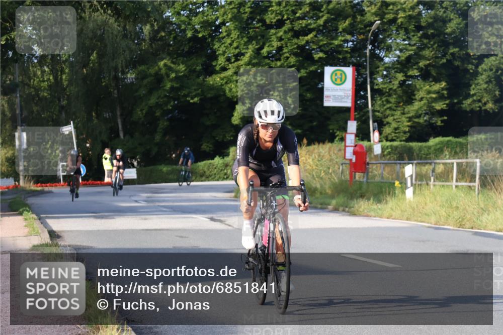 25.08.2024 - Elbe Triathlon Hamburg Fuchs,  Jonas http://msf.ph/oto/6851841 25.08.2024 09:15:25 Radfahren 111, 146, 264, 312 meine-sportfotos.de