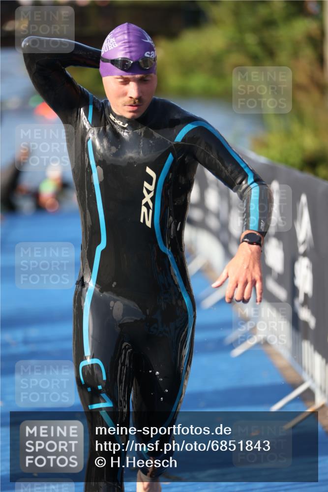 25.08.2024 - Elbe Triathlon Hamburg H.Heesch http://msf.ph/oto/6851843 25.08.2024 08:59:41 Schwimmen 209, 222, 274, 278, 311, 322 meine-sportfotos.de