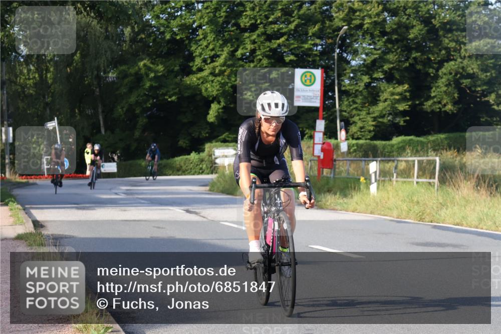 25.08.2024 - Elbe Triathlon Hamburg Fuchs,  Jonas http://msf.ph/oto/6851847 25.08.2024 09:15:25 Radfahren 111, 146, 264, 312 meine-sportfotos.de