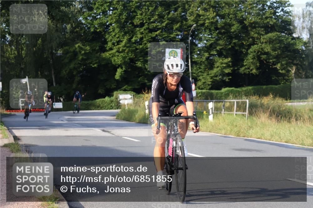 25.08.2024 - Elbe Triathlon Hamburg Fuchs,  Jonas http://msf.ph/oto/6851855 25.08.2024 09:15:25 Radfahren 111, 146, 264, 312 meine-sportfotos.de