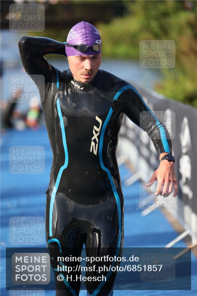 25.08.2024 - Elbe Triathlon Hamburg H.Heesch http://msf.ph/oto/6851857 25.08.2024 08:59:41 Schwimmen 209, 222, 274, 278, 311, 322 meine-sportfotos.de