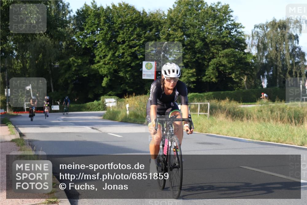 25.08.2024 - Elbe Triathlon Hamburg Fuchs,  Jonas http://msf.ph/oto/6851859 25.08.2024 09:15:25 Radfahren 111, 146, 264, 312 meine-sportfotos.de