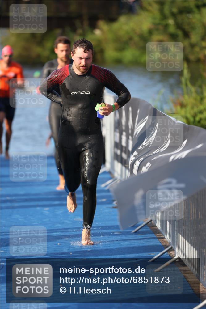 25.08.2024 - Elbe Triathlon Hamburg H.Heesch http://msf.ph/oto/6851873 25.08.2024 08:59:50 Schwimmen 209, 222, 274, 278, 311 meine-sportfotos.de