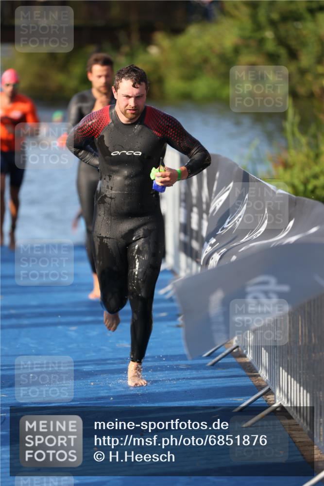 25.08.2024 - Elbe Triathlon Hamburg H.Heesch http://msf.ph/oto/6851876 25.08.2024 08:59:50 Schwimmen 209, 222, 274, 278, 311 meine-sportfotos.de