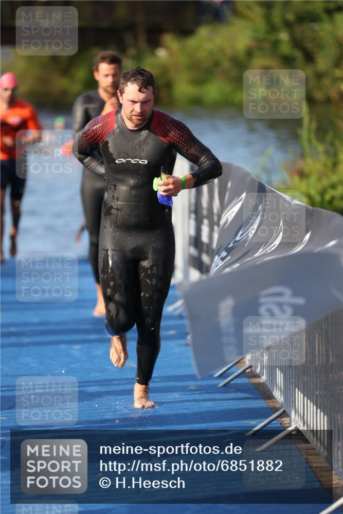 25.08.2024 - Elbe Triathlon Hamburg H.Heesch http://msf.ph/oto/6851882 25.08.2024 08:59:50 Schwimmen 209, 222, 274, 278, 311 meine-sportfotos.de