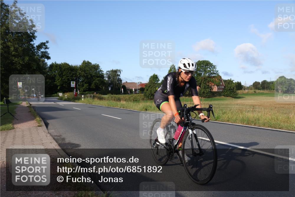 25.08.2024 - Elbe Triathlon Hamburg Fuchs,  Jonas http://msf.ph/oto/6851892 25.08.2024 09:15:26 Radfahren 111, 146, 264, 312, 302 meine-sportfotos.de
