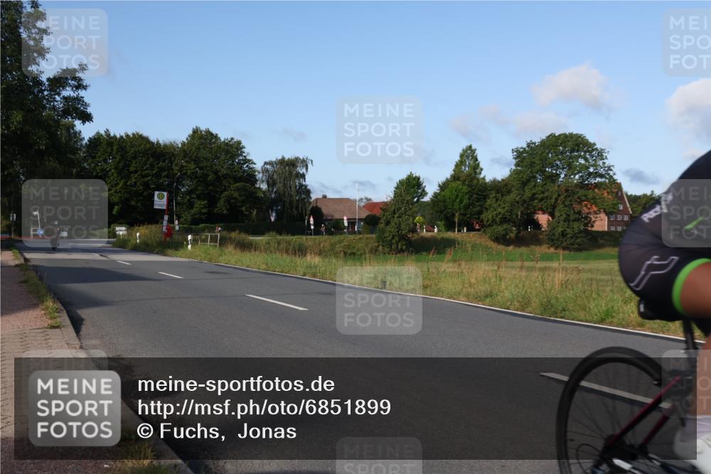 25.08.2024 - Elbe Triathlon Hamburg Fuchs,  Jonas http://msf.ph/oto/6851899 25.08.2024 09:15:26 Radfahren 111, 146, 264, 312, 302 meine-sportfotos.de