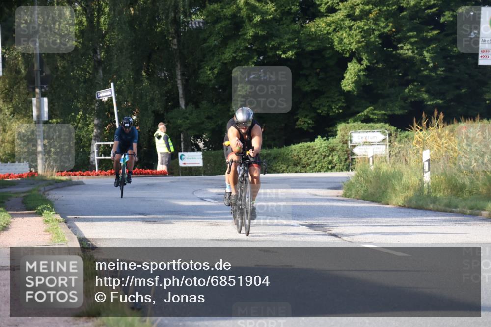 25.08.2024 - Elbe Triathlon Hamburg Fuchs,  Jonas http://msf.ph/oto/6851904 25.08.2024 09:15:27 Radfahren 146, 264, 312, 302 meine-sportfotos.de