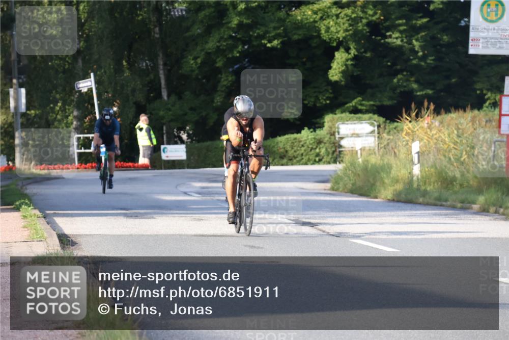 25.08.2024 - Elbe Triathlon Hamburg Fuchs,  Jonas http://msf.ph/oto/6851911 25.08.2024 09:15:28 Radfahren 146, 264, 312, 302 meine-sportfotos.de