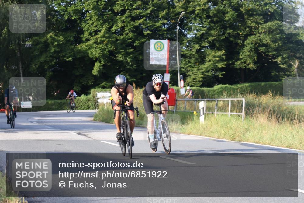 25.08.2024 - Elbe Triathlon Hamburg Fuchs,  Jonas http://msf.ph/oto/6851922 25.08.2024 09:15:29 Radfahren 146, 264, 312, 302 meine-sportfotos.de