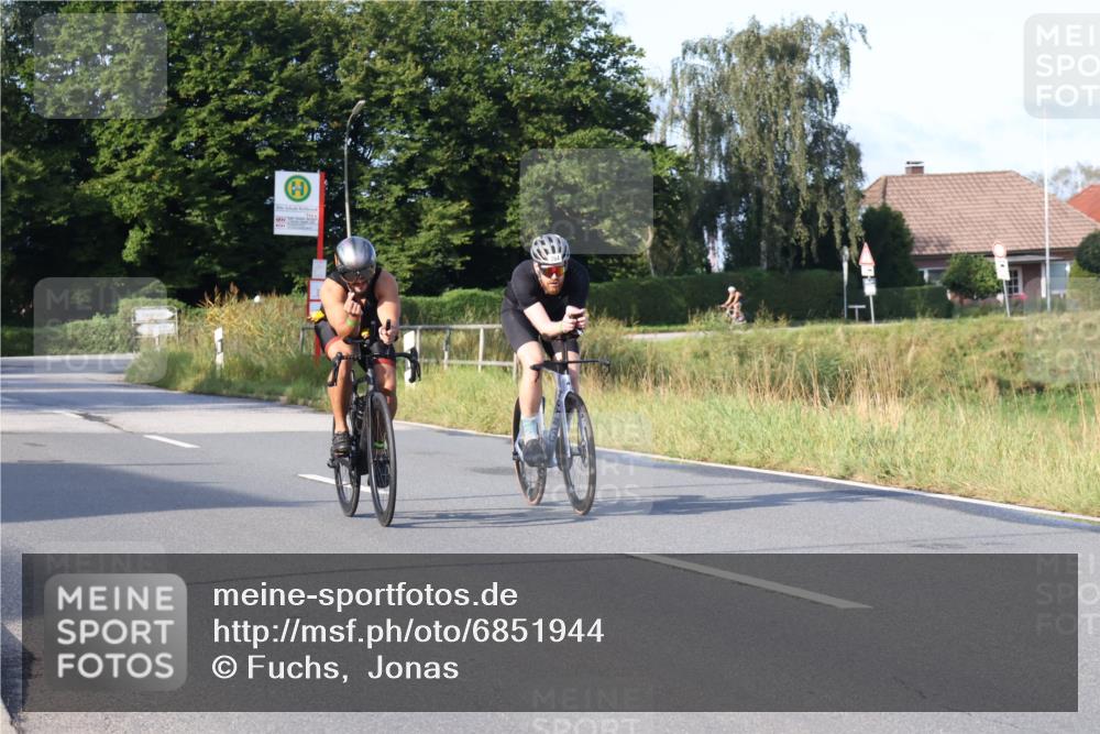 25.08.2024 - Elbe Triathlon Hamburg Fuchs,  Jonas http://msf.ph/oto/6851944 25.08.2024 09:15:29 Radfahren 146, 264, 312, 302 meine-sportfotos.de