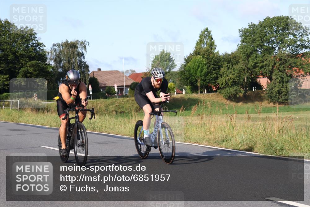 25.08.2024 - Elbe Triathlon Hamburg Fuchs,  Jonas http://msf.ph/oto/6851957 25.08.2024 09:15:30 Radfahren 146, 264, 312, 302, 70 meine-sportfotos.de