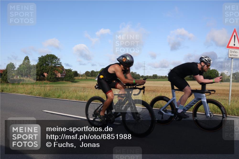 25.08.2024 - Elbe Triathlon Hamburg Fuchs,  Jonas http://msf.ph/oto/6851988 25.08.2024 09:15:31 Radfahren 146, 264, 312, 302, 70, 88 meine-sportfotos.de
