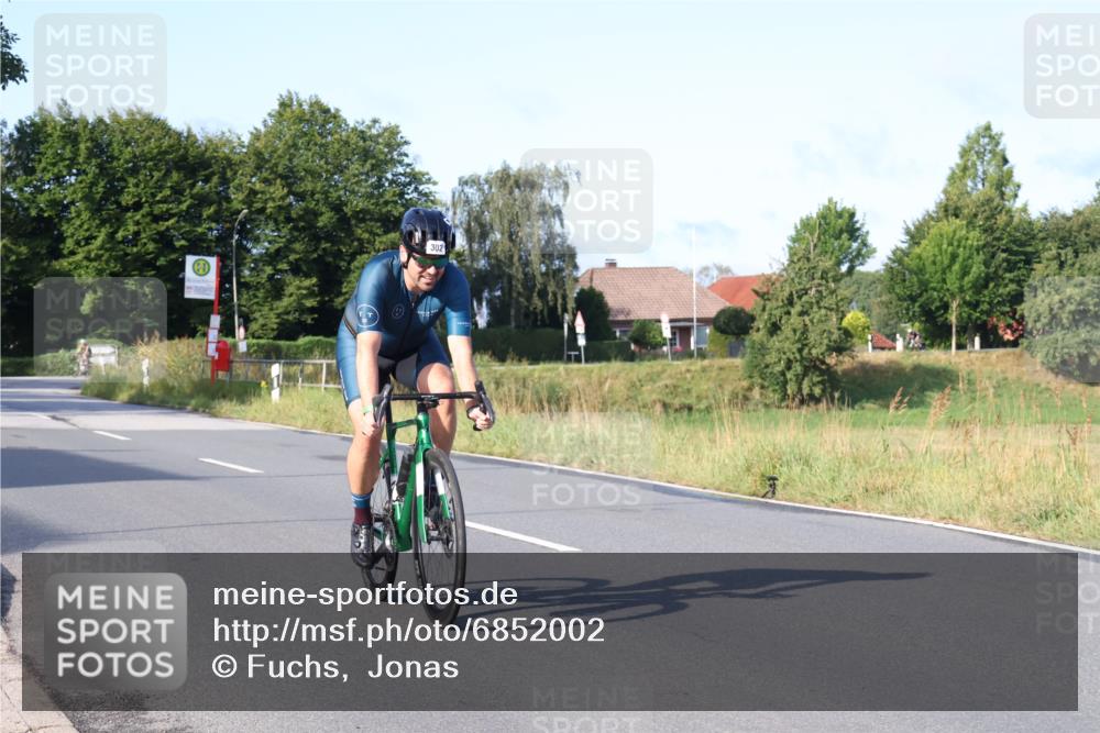 25.08.2024 - Elbe Triathlon Hamburg Fuchs,  Jonas http://msf.ph/oto/6852002 25.08.2024 09:15:33 Radfahren 264, 312, 302, 70, 88 meine-sportfotos.de