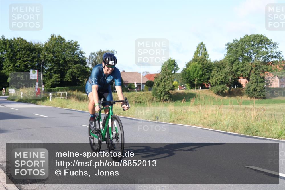 25.08.2024 - Elbe Triathlon Hamburg Fuchs,  Jonas http://msf.ph/oto/6852013 25.08.2024 09:15:33 Radfahren 264, 312, 302, 70, 88 meine-sportfotos.de