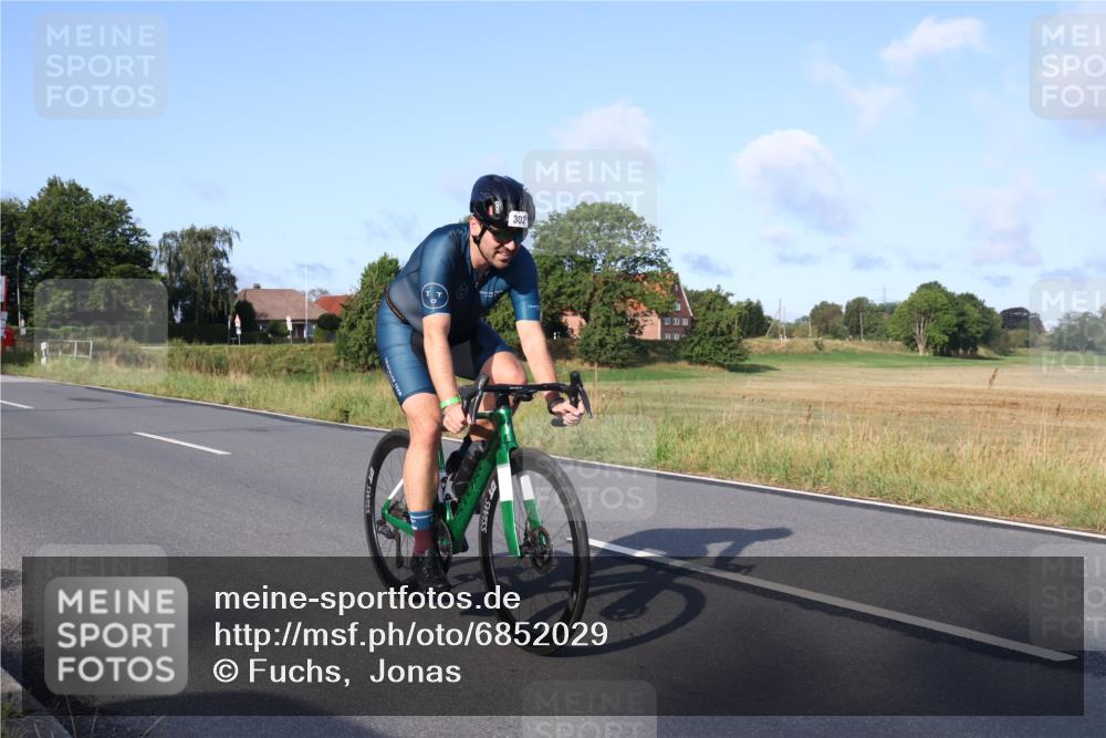 25.08.2024 - Elbe Triathlon Hamburg Fuchs,  Jonas http://msf.ph/oto/6852029 25.08.2024 09:15:33 Radfahren 264, 312, 302, 70, 88 meine-sportfotos.de