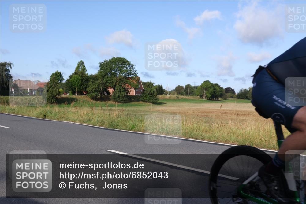 25.08.2024 - Elbe Triathlon Hamburg Fuchs,  Jonas http://msf.ph/oto/6852043 25.08.2024 09:15:34 Radfahren 264, 312, 302, 70, 88 meine-sportfotos.de