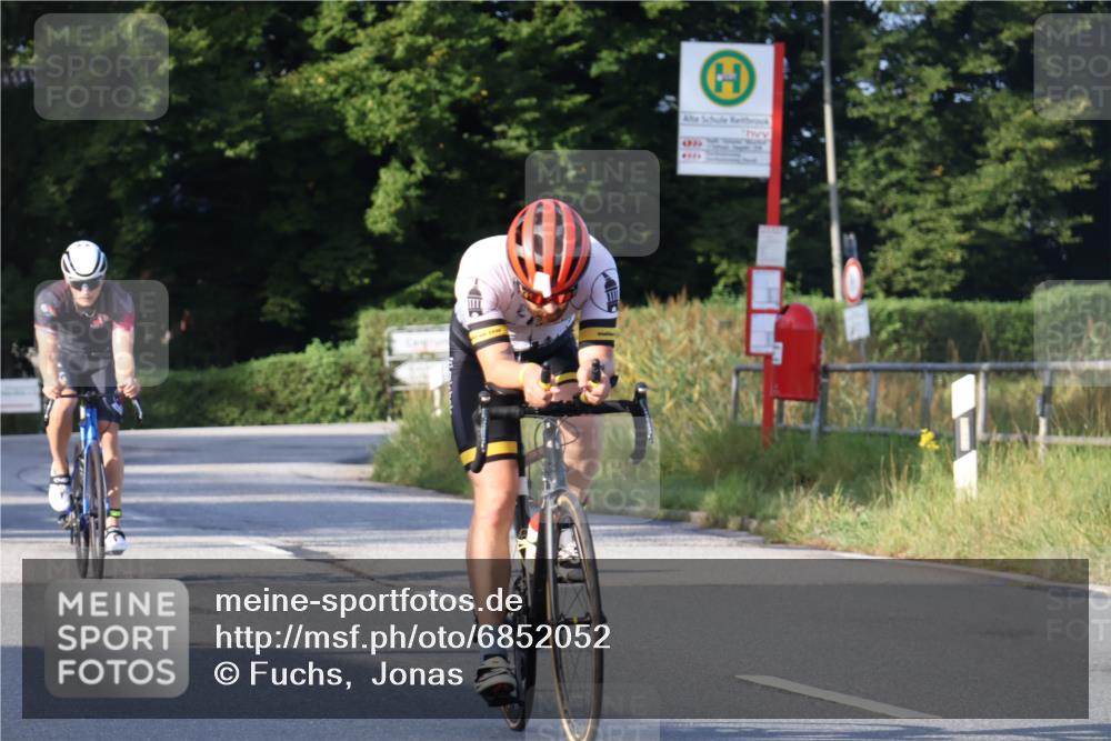 25.08.2024 - Elbe Triathlon Hamburg Fuchs,  Jonas http://msf.ph/oto/6852052 25.08.2024 09:15:36 Radfahren 264, 312, 302, 70, 88, 126 meine-sportfotos.de